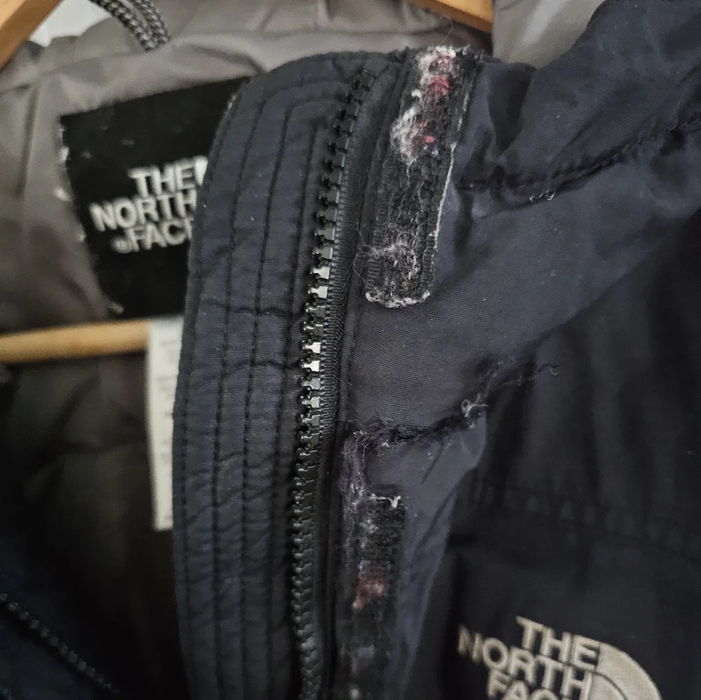 The North Face Hyvent 550 Down Belted Jacket Black Parka Hooded‎ Girls Mediun
